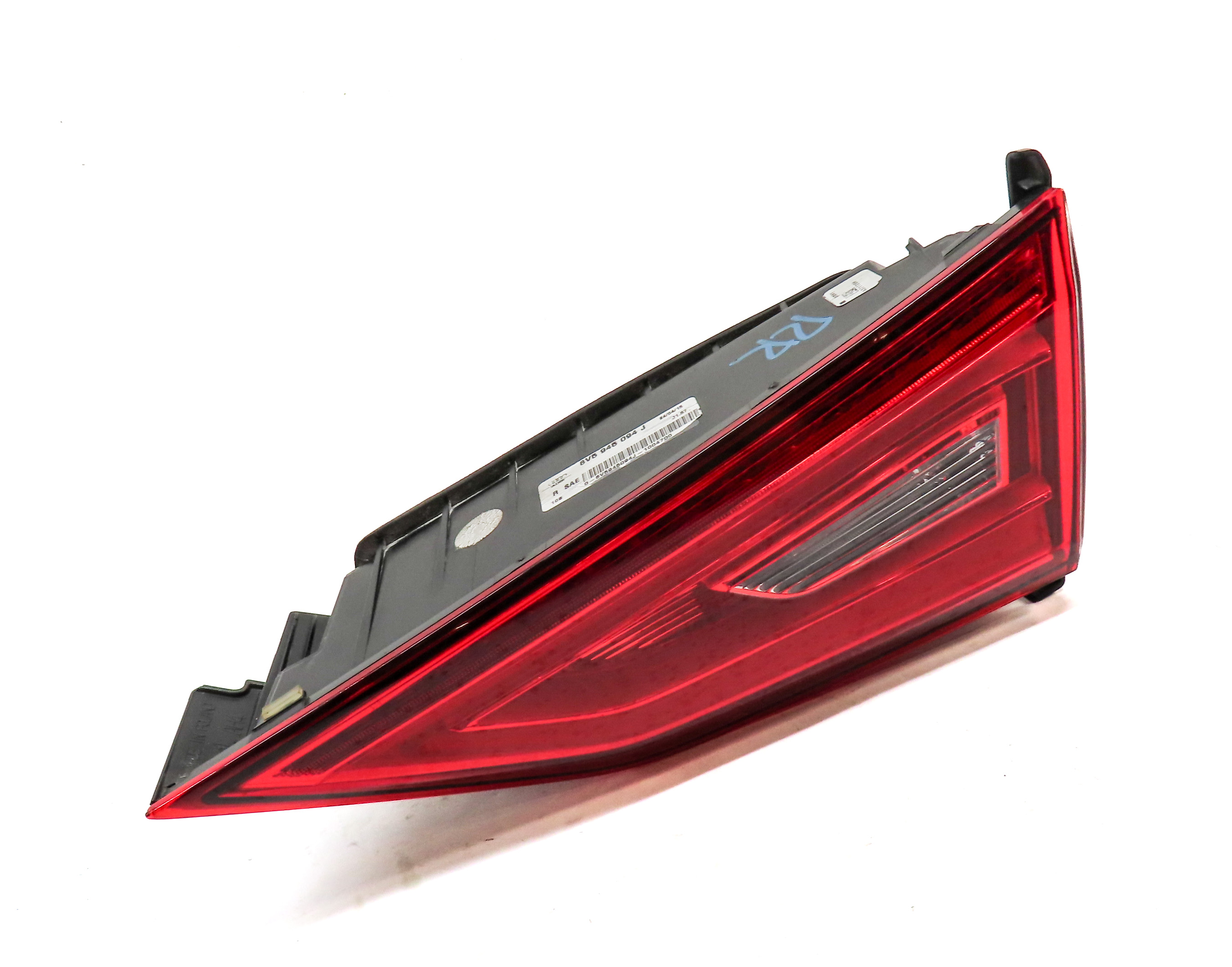 2015-2016 AUDI A3 S3 (8V) SEDAN CONVERTIBLE RIGHT INNER LED TAILLIGHT LIGHT LAMP — exact item pictured